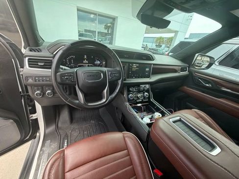 Used 2023 GMC Yukon Denali Ultimate w/ LPO, Floor Liner Package AWD/4WD image 13
