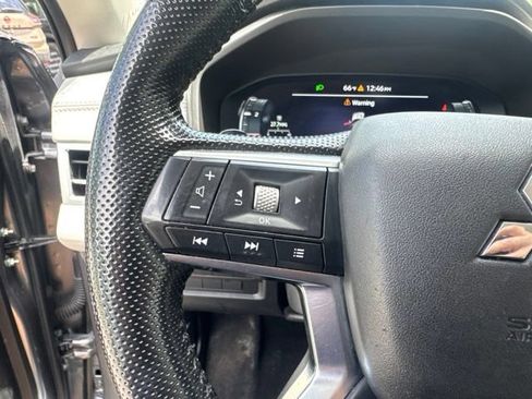 Used 2022 Mitsubishi Outlander SEL AWD/4WD image 11