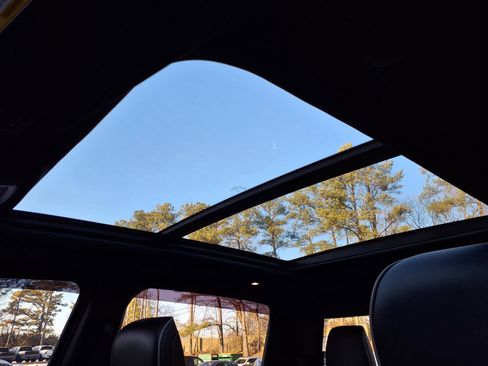 Used 2023 RAM 1500 Laramie image 25