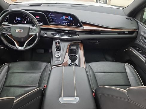 Used 2021 Cadillac Escalade Premium Luxury w/ LPO, Illumination Package image 15