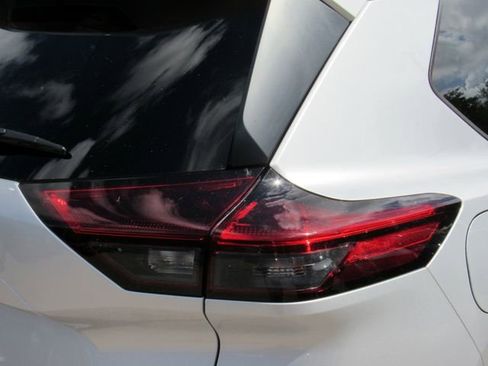 Certified 2023 Nissan Rogue SV w/ SV Premium B Package FWD image 13