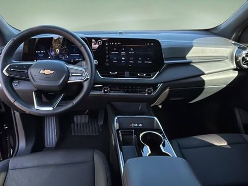 Used 2025 Chevrolet Equinox LT w/ Convenience Package II image 17