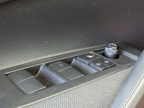 Used 2023 Toyota Corolla LE image 4