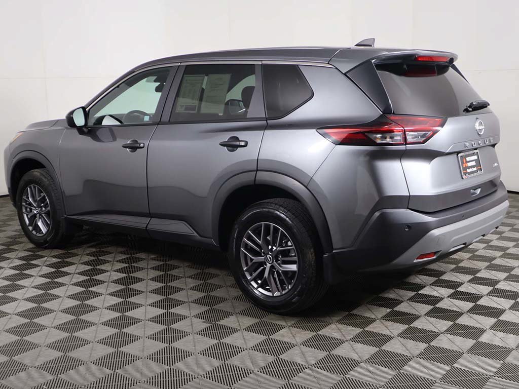 Used 2023 Nissan Rogue S AWD/4WD image 10