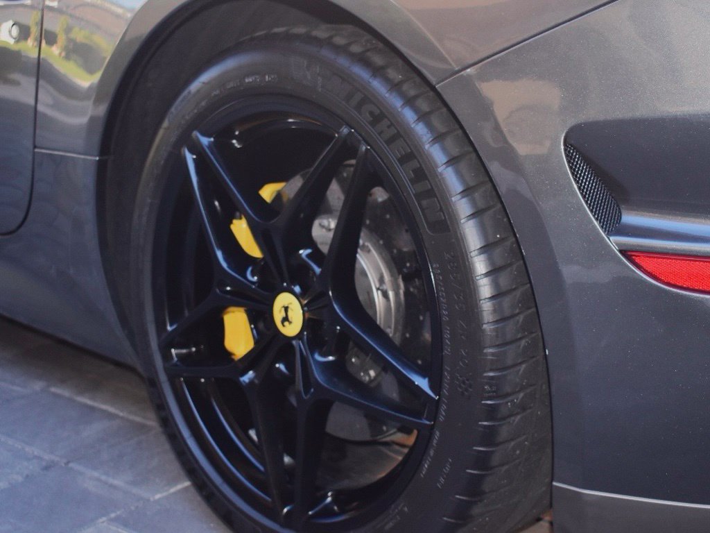 Used 2018 Ferrari California T RWD image 10