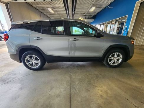 Used 2023 GMC Terrain SLE FWD image 5