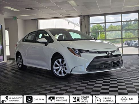 Used 2026 Toyota Corolla LE FWD image 1