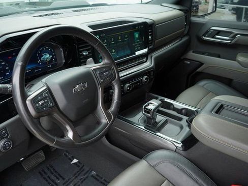 Used 2022 Chevrolet Silverado 1500 ZR2 w/ Technology Package image 36