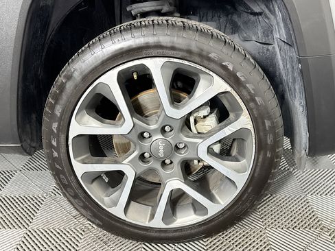 Used 2022 Jeep Renegade Limited w/ Sun, Sound & Wheels Group image 31