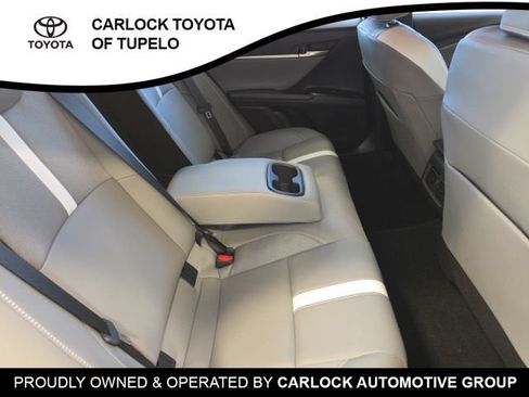 Used 2025 Toyota Camry SE FWD image 18