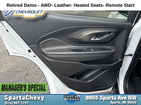 Used 2023 GMC Terrain SLT image 13