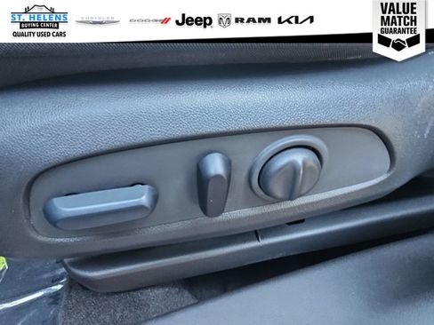 Used 2023 Chevrolet TrailBlazer LT FWD image 15