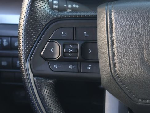 Used 2025 Toyota Tacoma SR5 image 18