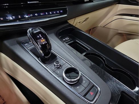 Used 2024 Cadillac Escalade ESV Premium Luxury w/ Performance Package image 18