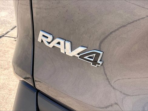 Used 2025 Toyota RAV4 XLE FWD image 10