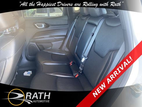 Used 2024 Jeep Compass Trailhawk AWD/4WD image 18