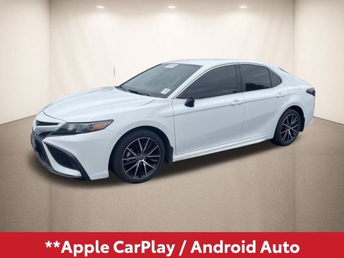 Used 2024 Toyota Camry SE FWD image 3