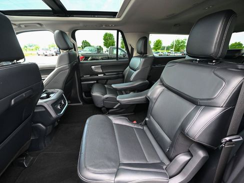 Used 2025 Ford Expedition Max Platinum AWD/4WD image 22