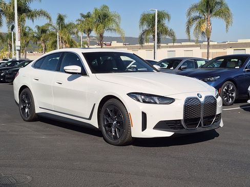 New 2026 BMW i4 eDrive40 w/ Parking Assistance Package RWD image 2