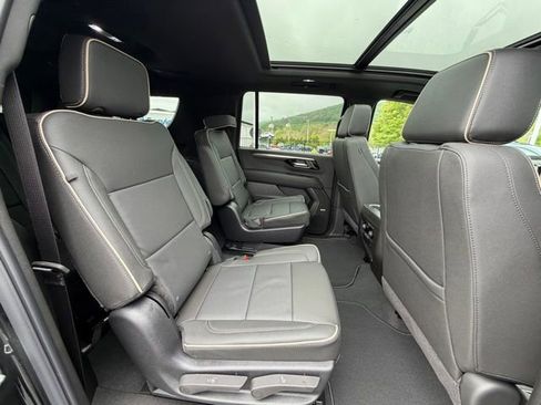 New 2026 Chevrolet Suburban Premier w/ Sun And Tow Package AWD/4WD image 39