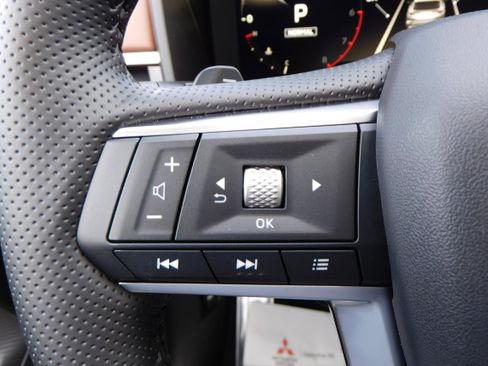 New 2025 Mitsubishi Outlander SEL image 17