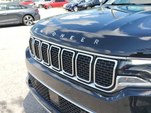 Used 2022 Jeep Wagoneer Series II AWD/4WD image 12