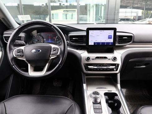 Used 2022 Ford Explorer XLT w/ Equipment Group 202A image 23