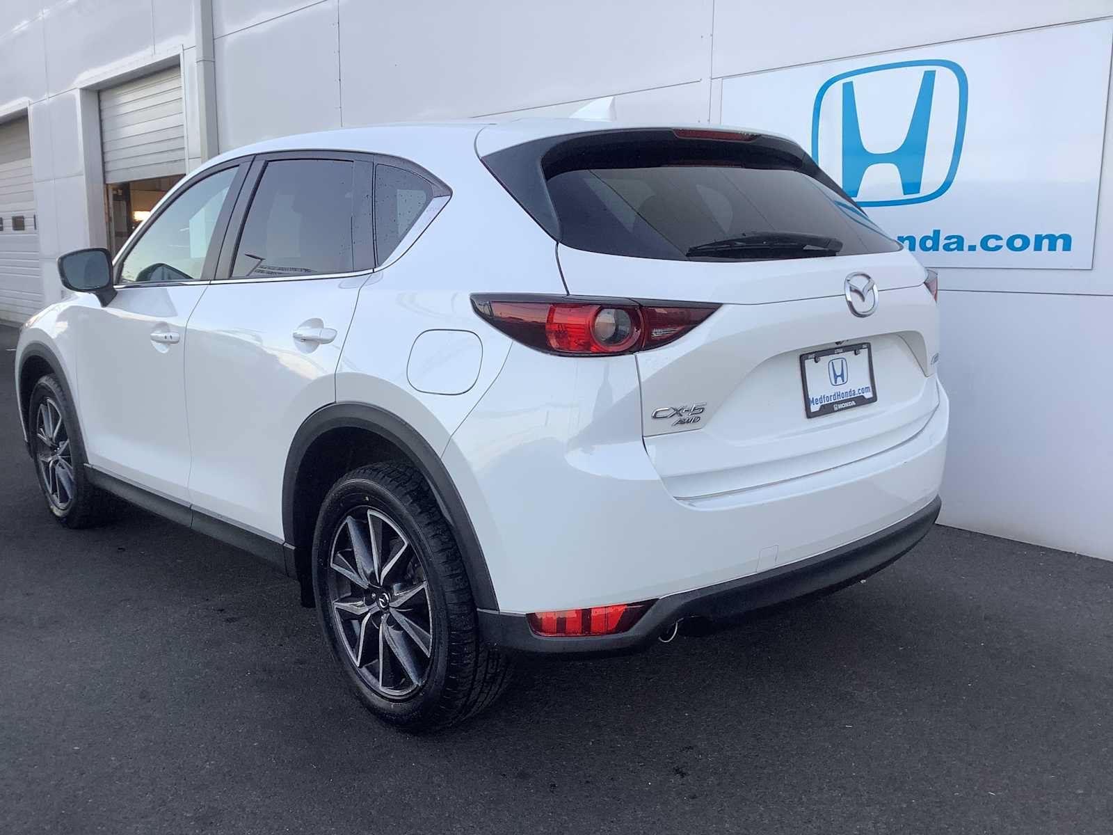 Used 2018 MAZDA CX-5 Touring w/ Preferred Equipment Package AWD/4WD image 4