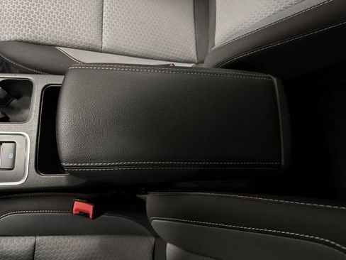 Used 2019 Ford Escape SE image 19