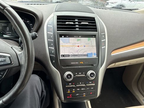 Used 2017 Lincoln MKC Select w/ Select Plus Package image 25