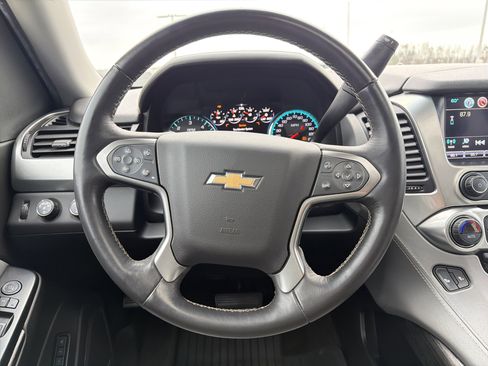 Used 2017 Chevrolet Suburban LT image 18