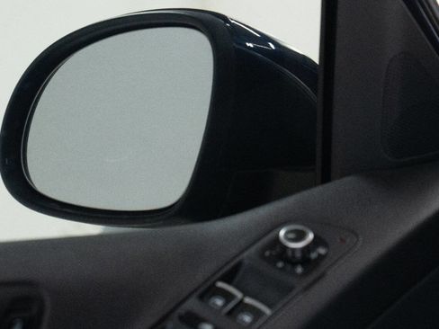 Used 2013 Volkswagen Tiguan SE image 11