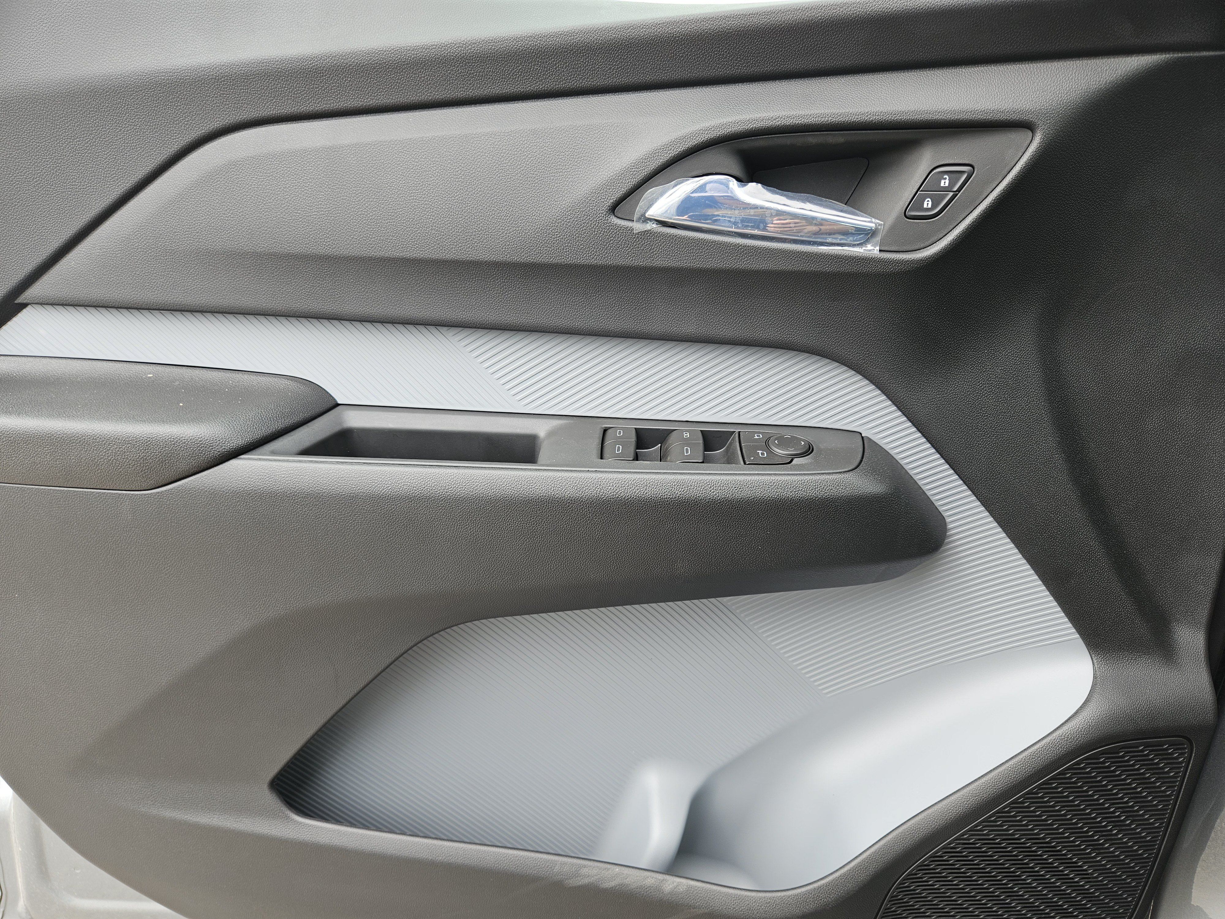 New 2027 Chevrolet Bolt RS FWD image 16