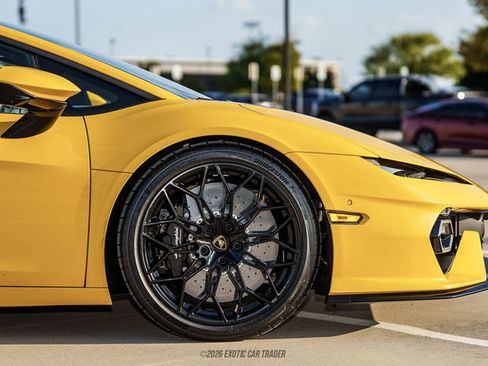 Used 2026 Lamborghini Temerario AWD/4WD image 11