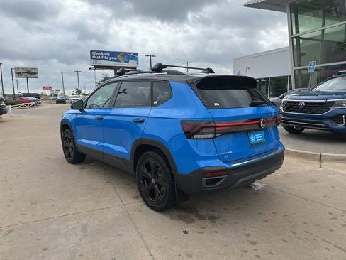 Used 2025 Volkswagen Taos SE AWD/4WD image 7
