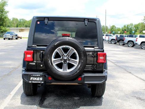 Used 2019 Jeep Wrangler Unlimited Sahara image 7