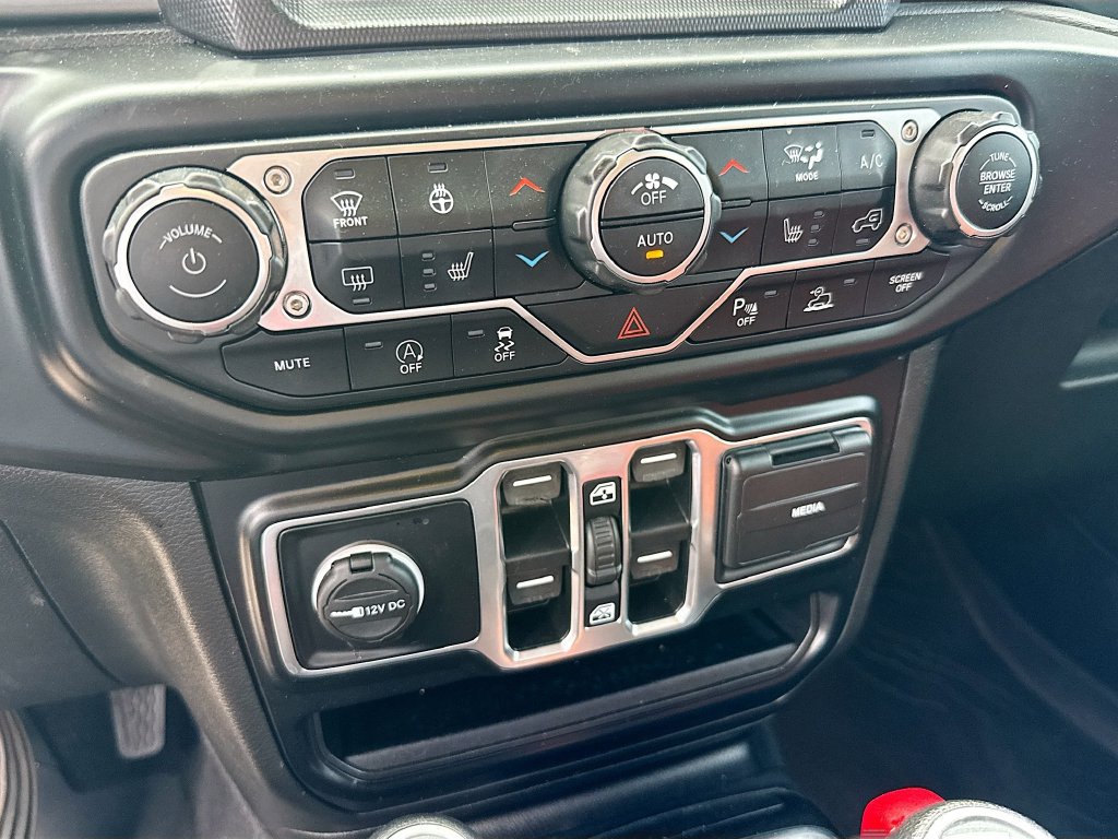 Certified 2022 Jeep Wrangler Unlimited Sahara w/ Cold Weather Group AWD/4WD image 17