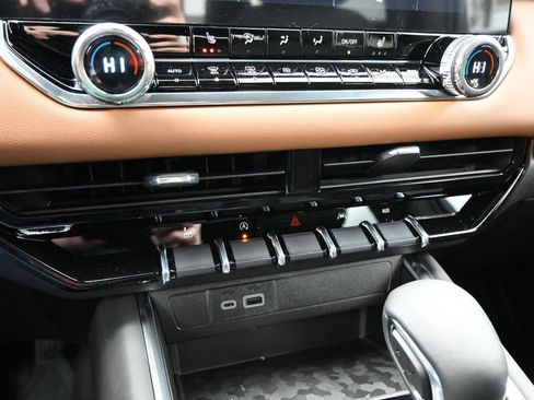 New 2026 GMC Canyon AT4 image 17