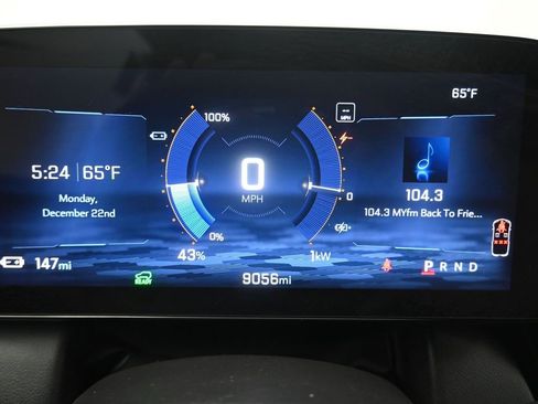 Used 2025 Chevrolet Equinox EV LT w/ Convenience Package image 19