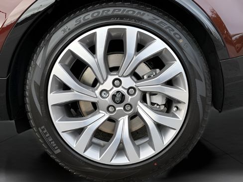 Certified 2026 Land Rover Discovery Limited Edition AWD/4WD image 36