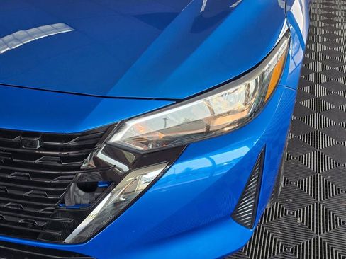 Used 2024 Nissan Sentra SV FWD image 9