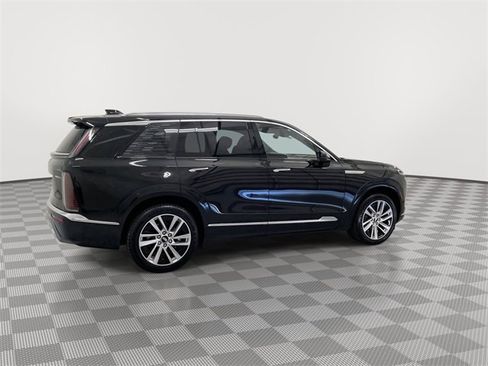 New 2026 Cadillac Vistiq Luxury w/ LPO, Floor Liner Package image 11