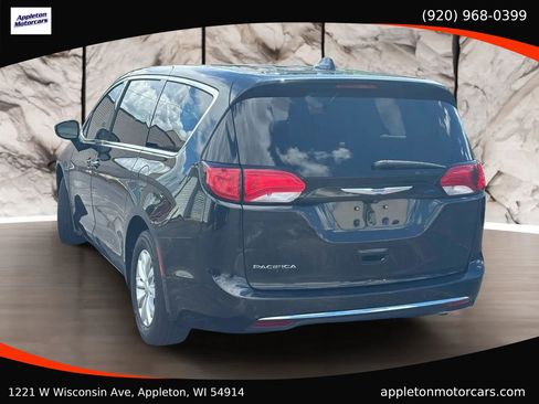 Used 2018 Chrysler Pacifica Touring Plus FWD image 5