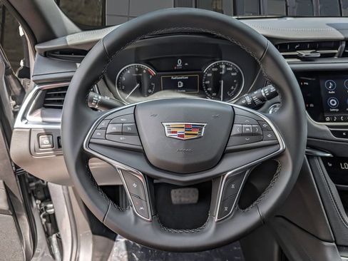 New 2025 Cadillac XT5 Luxury image 24