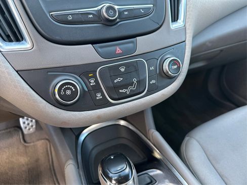 Used 2016 Chevrolet Malibu LT FWD image 26