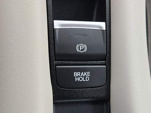 Certified 2023 Honda HR-V LX image 26