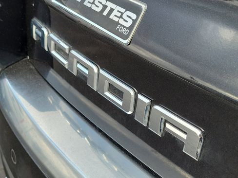 Used 2015 GMC Acadia SLE image 6