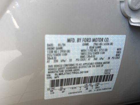 Used 2024 Lincoln Aviator Reserve w/ Equipment Group 201A AWD/4WD image 27