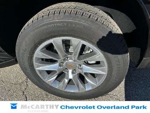 New 2026 Chevrolet Suburban Premier image 30