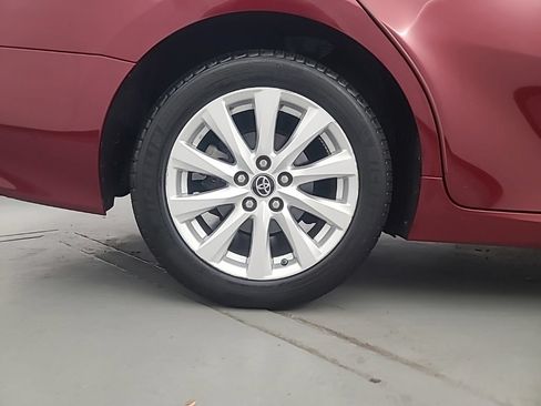 Used 2019 Toyota Camry LE FWD image 10